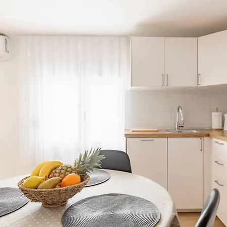 New Mara With Free Parking