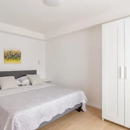 New Mara With Free Parking *