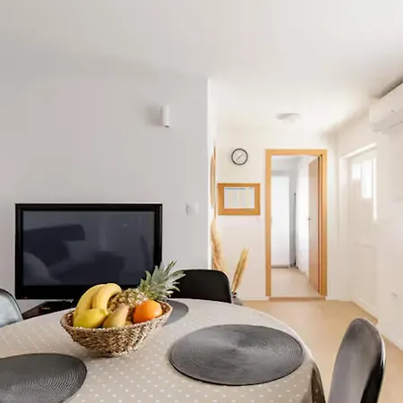 New Mara With Free Parking *